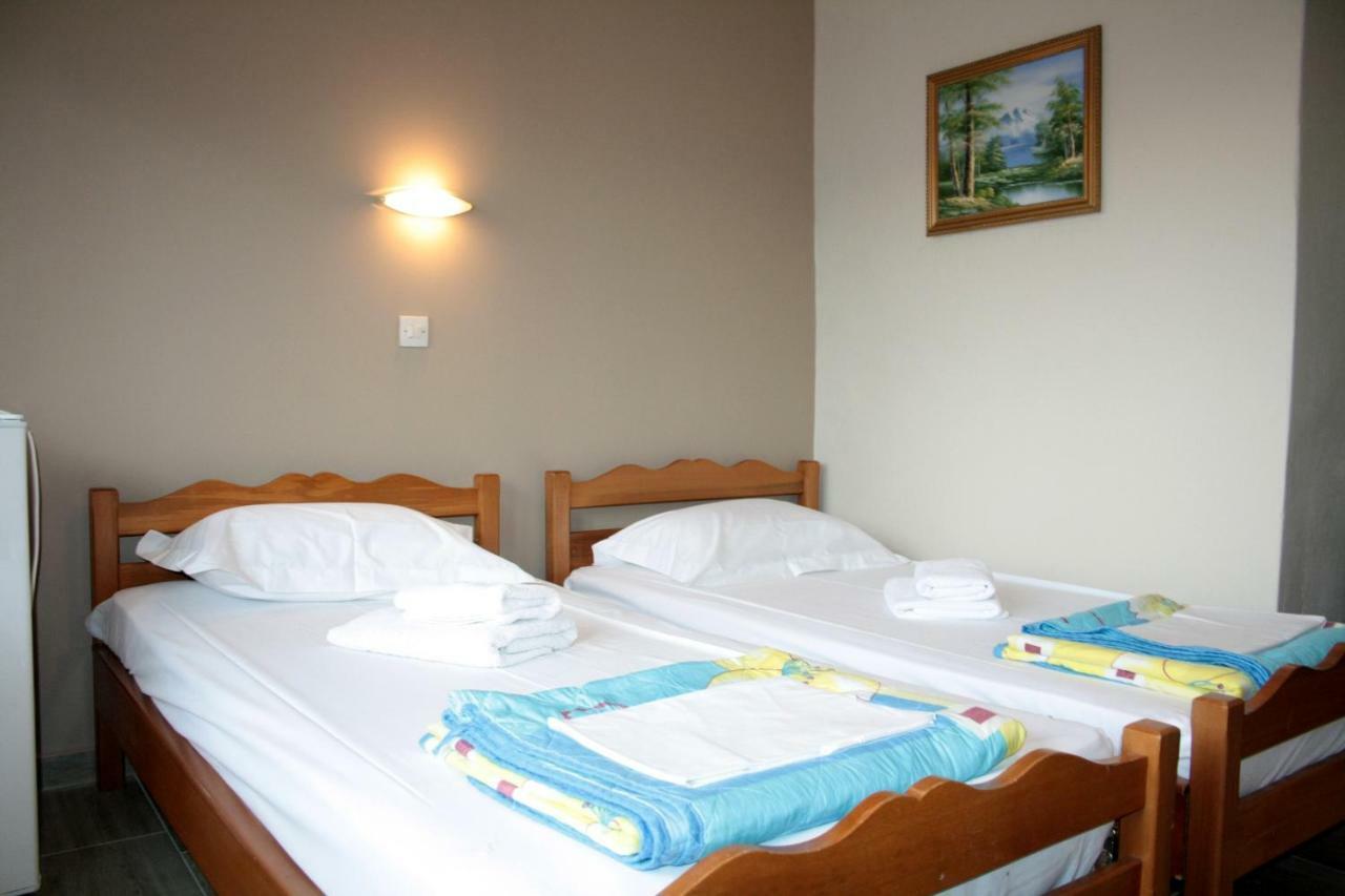 Ενοικιαζόμενα Δωμάτια Ενιπεύς- Rooms Enipeas Litóchoron Esterno foto